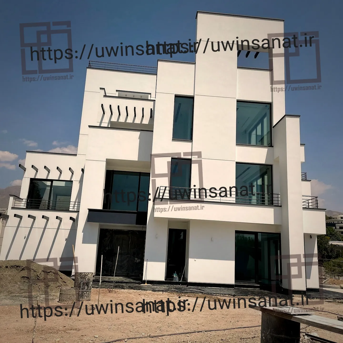 اجرای-پنجره-آلومینیومی-ترمال-بریک-و-شیشه-لمینت-آنتی-UV-ویلای-لواسان